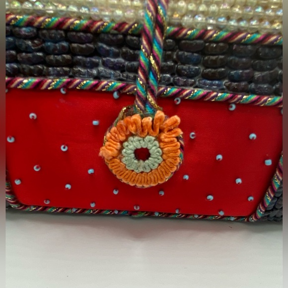 Mary Frances heavily beaded bag, oriental theme. - Picture 7 of 8
